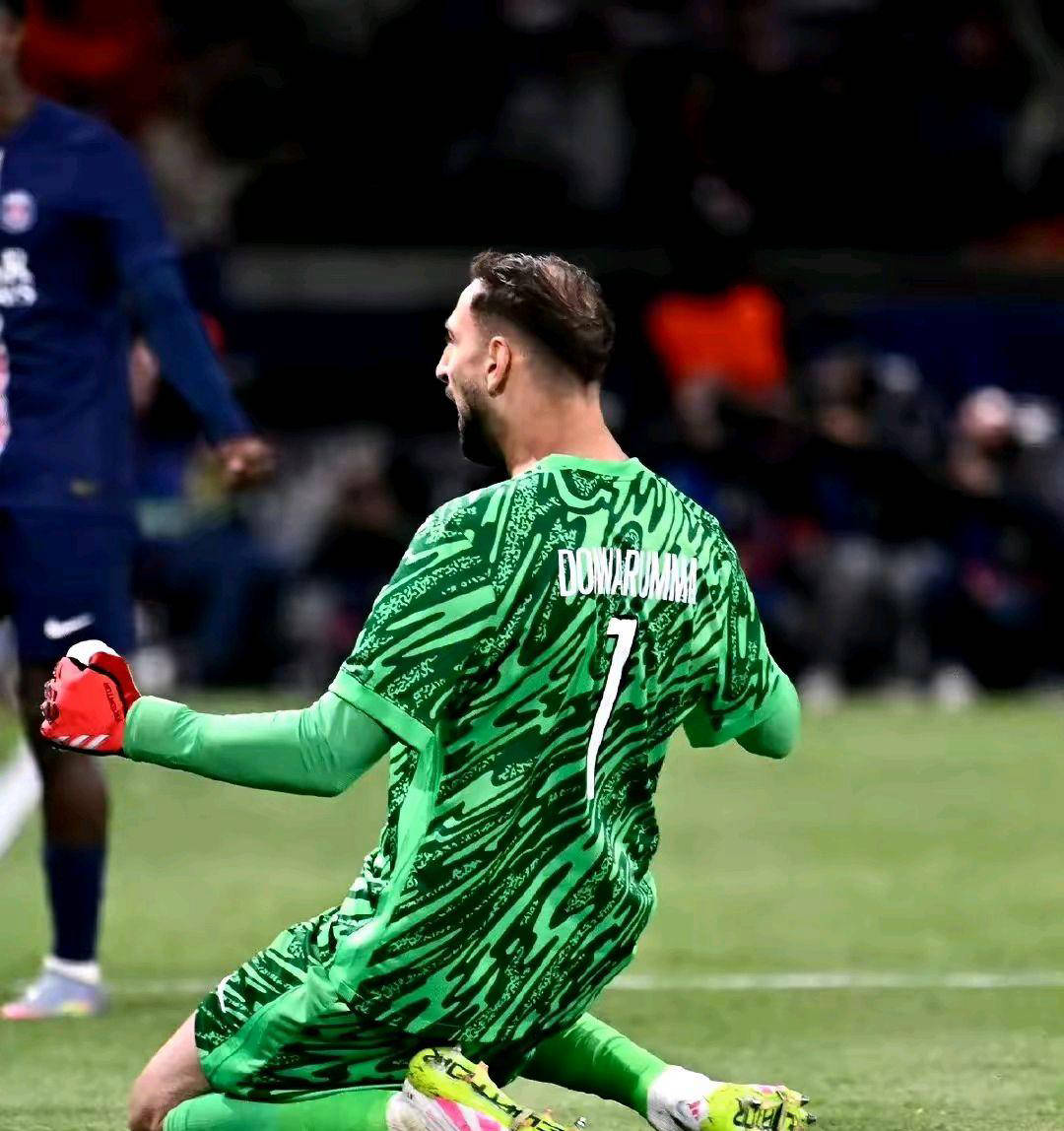 巴黎圣日耳曼训练开放日，赛后造点机会引欢呼，国王杯在即，细节决定成败的简单介绍